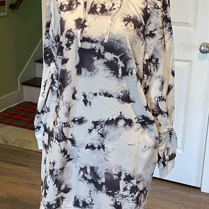 Sweatshirt Hoodie Black and White Long Sleeve Dress